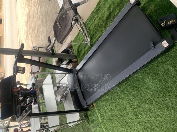 Treadmill 140kg Digital Led Screen Uk · Photo 1
