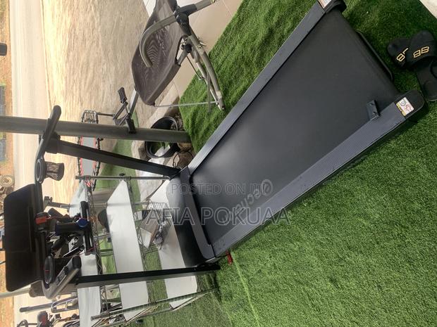Treadmill 140kg Digital Led Screen Uk · Photo 2