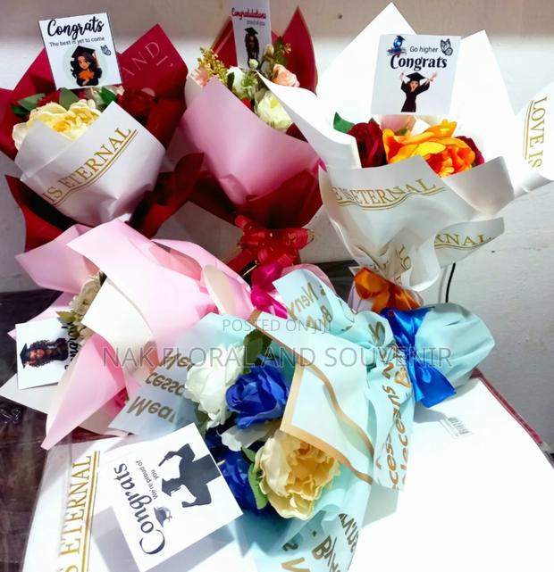 Flower Bouquet for Graduation · Photo 2