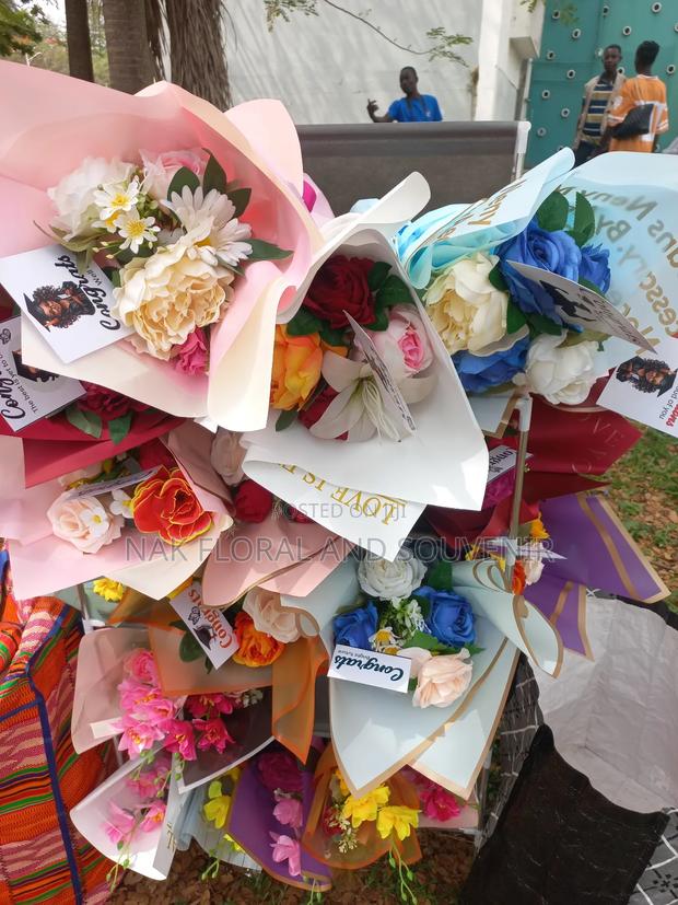 Flower Bouquet for Graduation · Photo 3