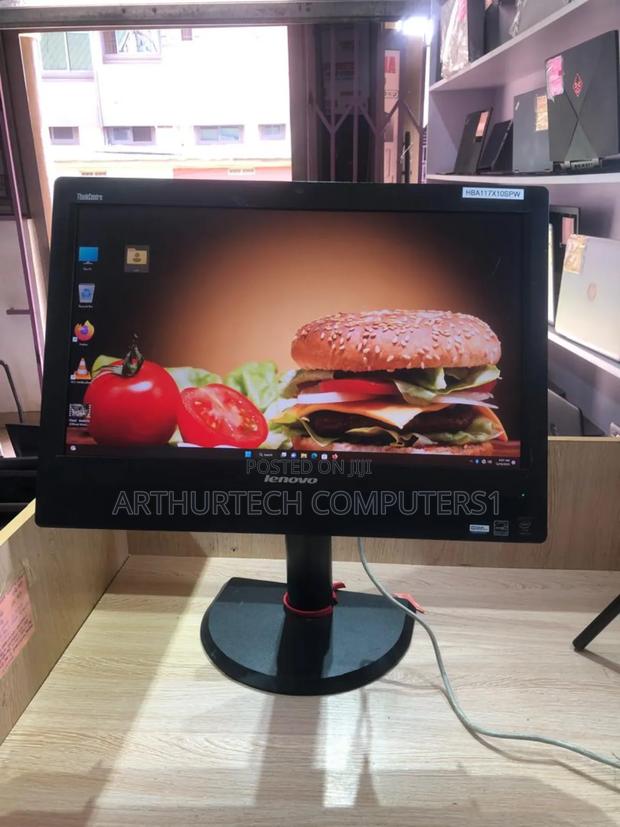 Lenovo ThinkCentre M810z AIO 8GB Intel Core I5 SSD 256GB · Photo 2