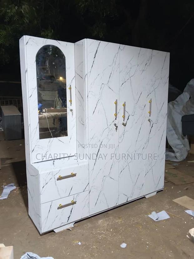 Marble Dresser/Wardrobe · Photo 1