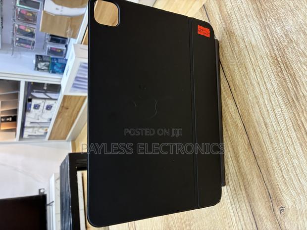 M4 iPad Pro 11inch Magic Keyboard · Photo 3