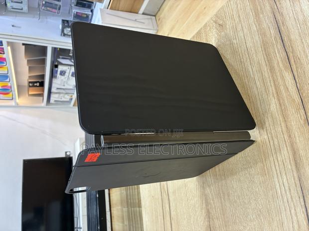 M4 iPad Pro 11inch Magic Keyboard · Photo 4