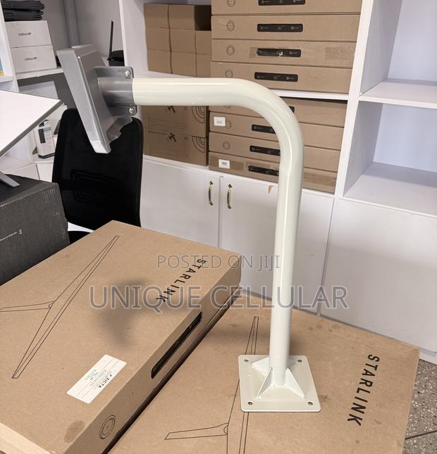 Starlink Standard Wall Mount + Dish Adapter (Complete Mounting Kit) · Photo 3