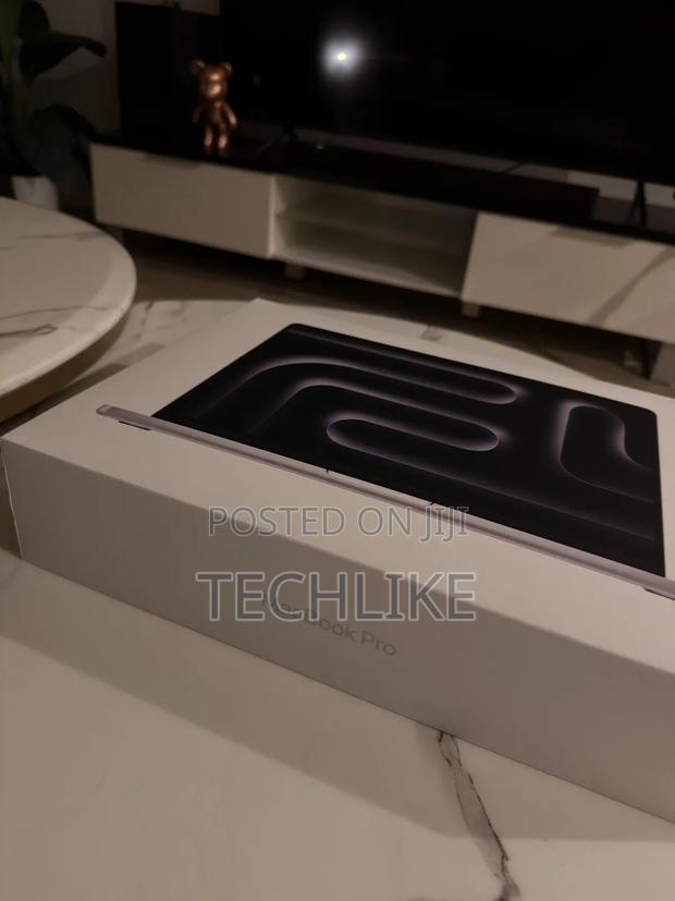 New Laptop Apple MacBook Pro 2025 M5 16GB Apple M5 SSD 1T · Photo 2