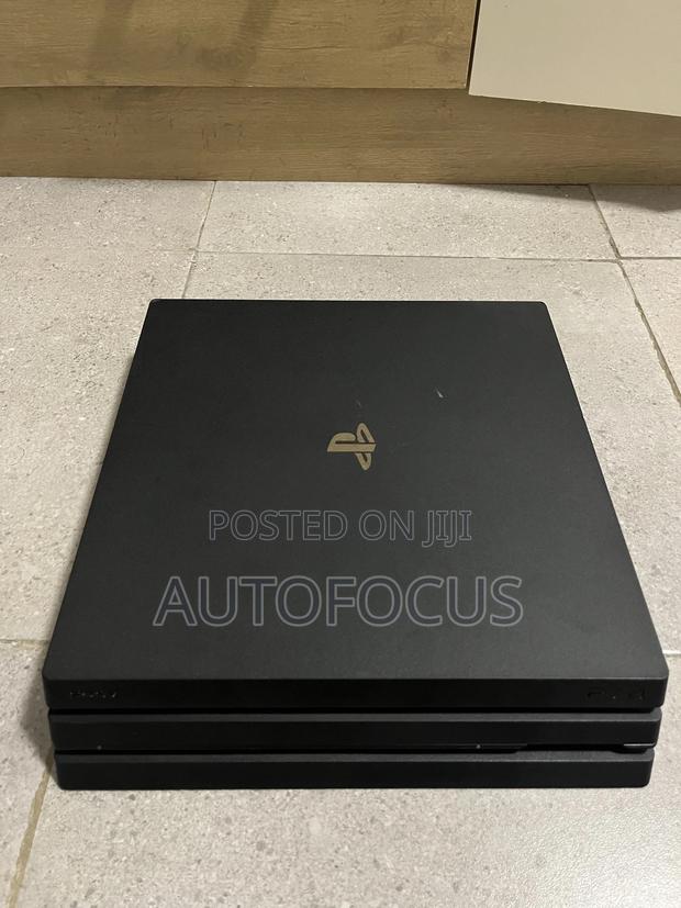 Playstation 4 Pro 1tb · Photo 4