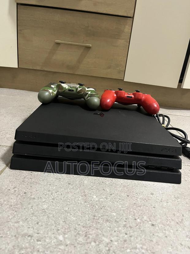 Playstation 4 Pro 1tb · Photo 6