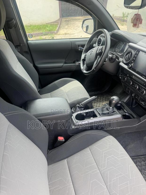 Toyota Tacoma TRD Off Road Double Cab 6' Bed V6 AT 2023 Gray · Photo 3