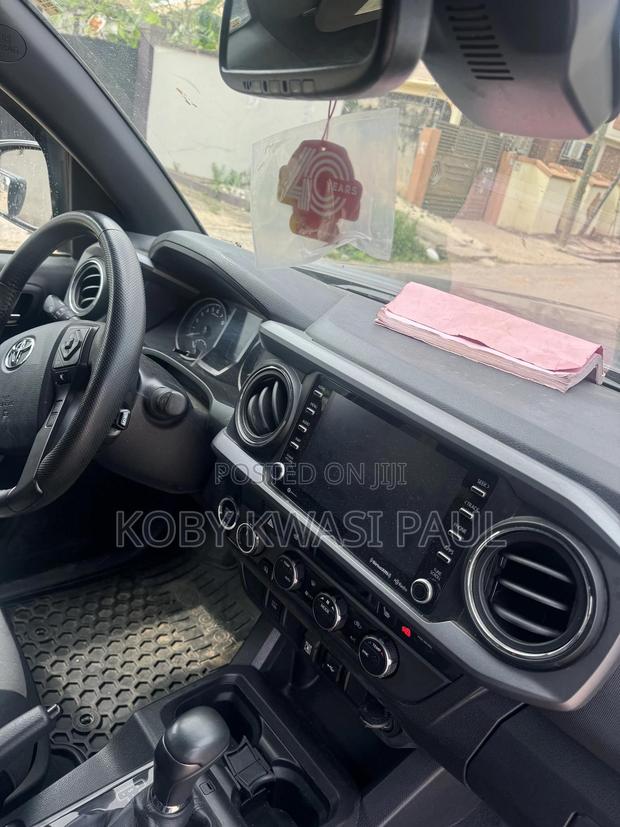 Toyota Tacoma TRD Off Road Double Cab 6' Bed V6 AT 2023 Gray · Photo 6