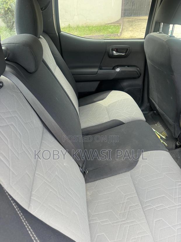 Toyota Tacoma TRD Off Road Double Cab 6' Bed V6 AT 2023 Gray · Photo 4