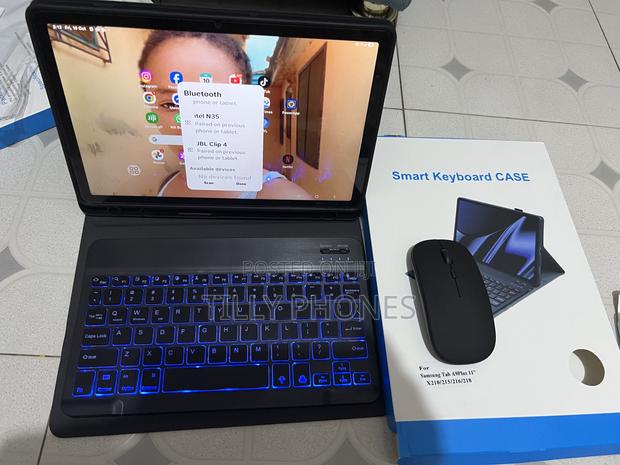 Galaxy Tab S11 Keyboard Cover · Photo 1
