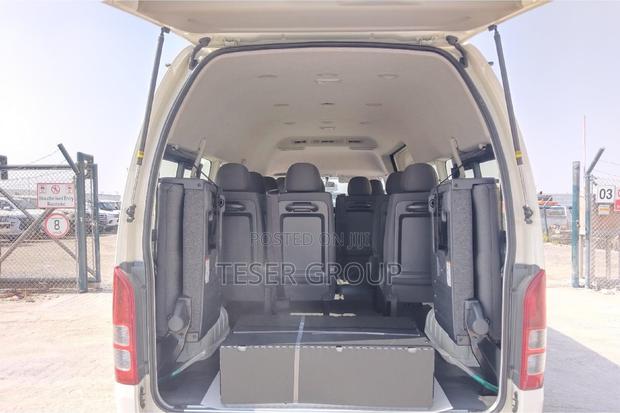 New Toyota HiAce 2025 White · Photo 4