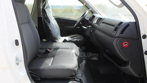 New Toyota HiAce 2025 White · Photo 6
