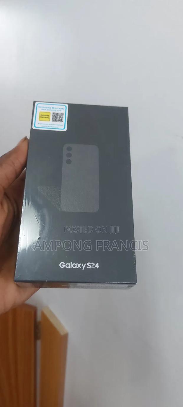 New Samsung Galaxy S24 128 GB Black · Photo 2