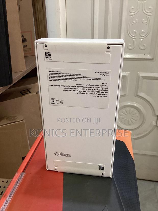 New Samsung Galaxy A36 128 GB Black · Photo 2