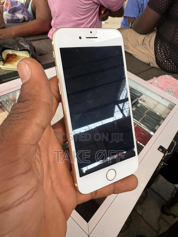 Apple iPhone 7 32 GB Bronze · Photo 2