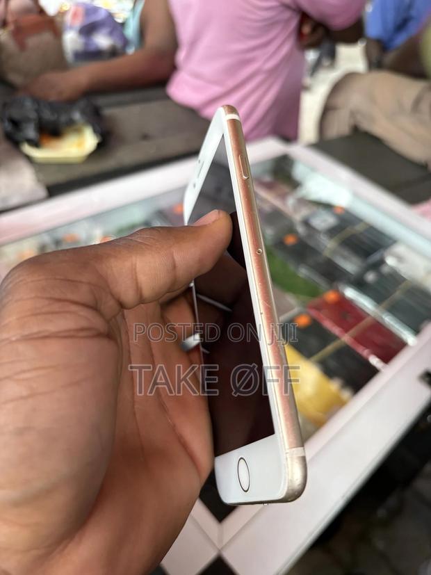 Apple iPhone 7 32 GB Bronze · Photo 5