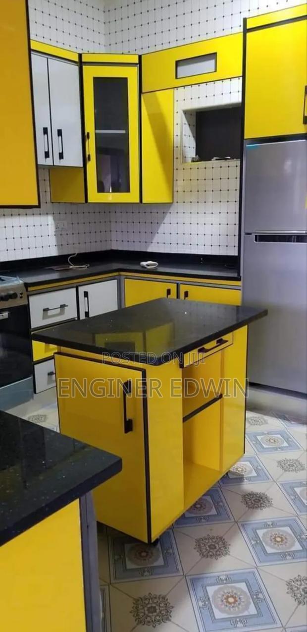 6bdrm House in Adjen Kotoku, Accra Metropolitan for sale · Photo 7