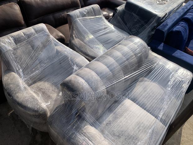 A Royal Comfort Sofa Chair · Photo 3