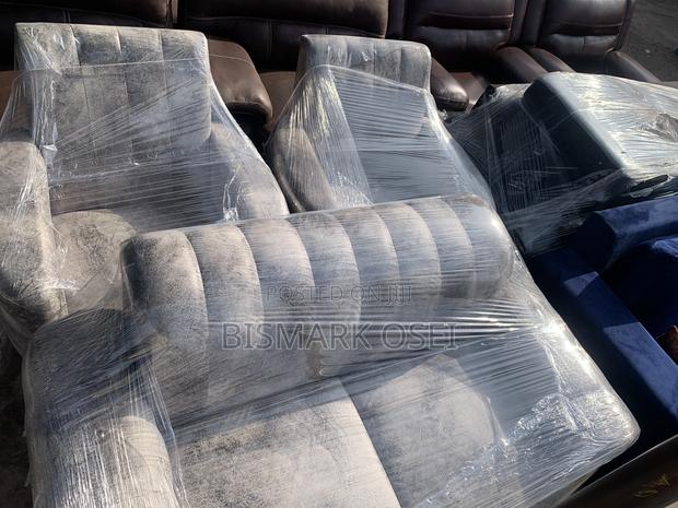 A Royal Comfort Sofa Chair · Photo 2