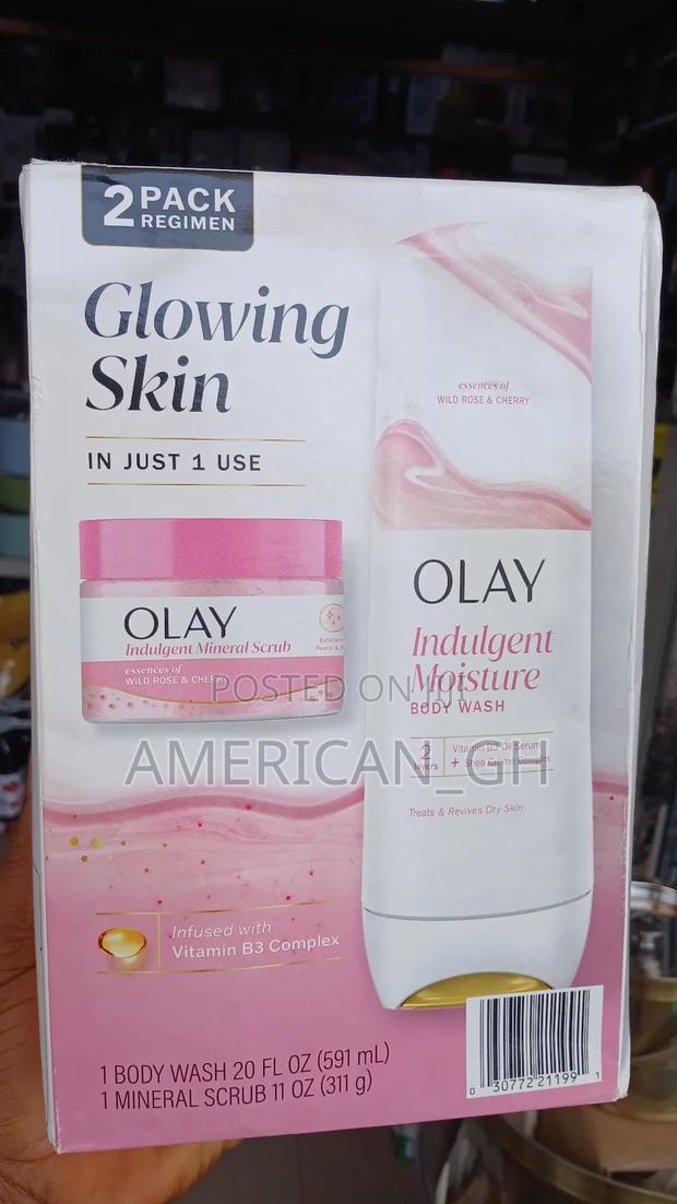 Olay Glowing Skin Mineral Scrub and Body Wash · Photo 1