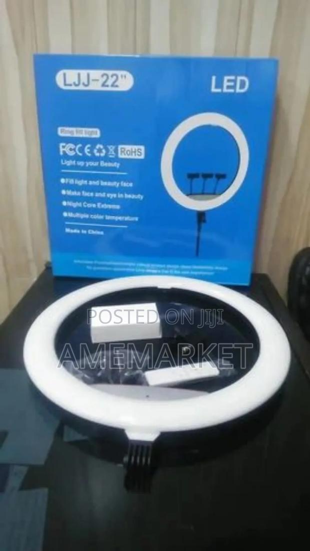 22 Inch Selfie Led Makeup Ring Light for Live Streaming, Video · Photo 1