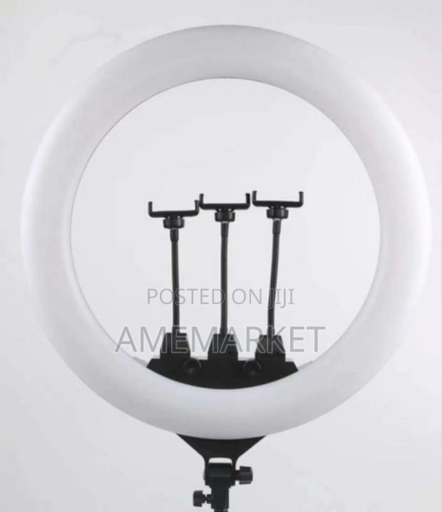 22 Inch Selfie Led Makeup Ring Light for Live Streaming, Video · Photo 2
