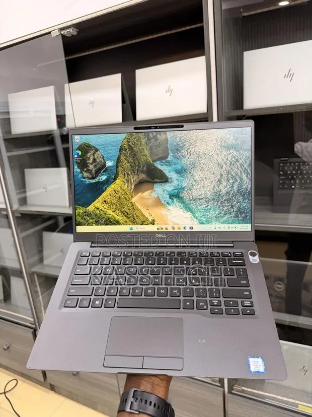 Laptop Dell Latitude 5300 8GB Intel Core i5 SSD 256GB · Photo 1