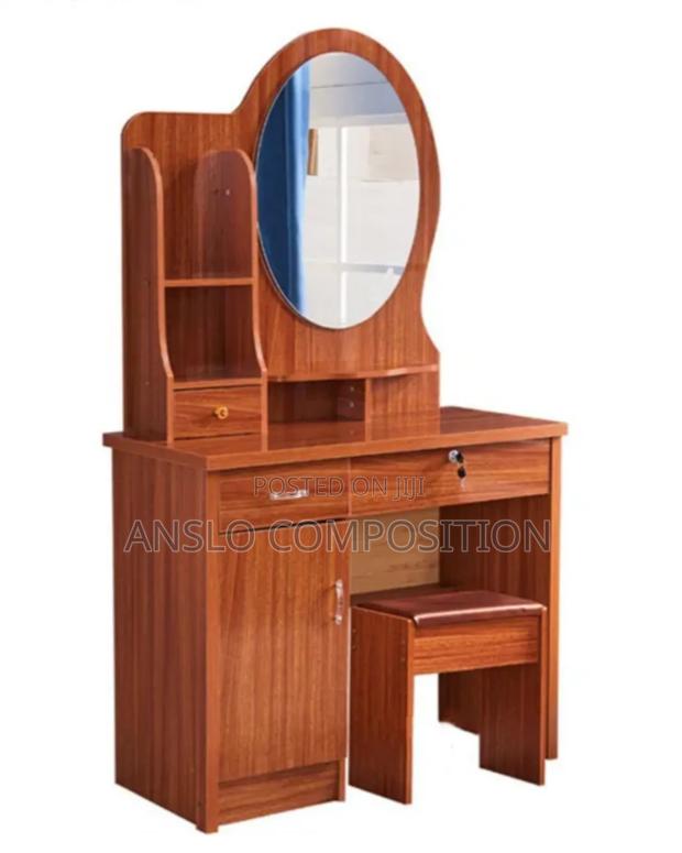 Real Shadow Dressing Table · Photo 1