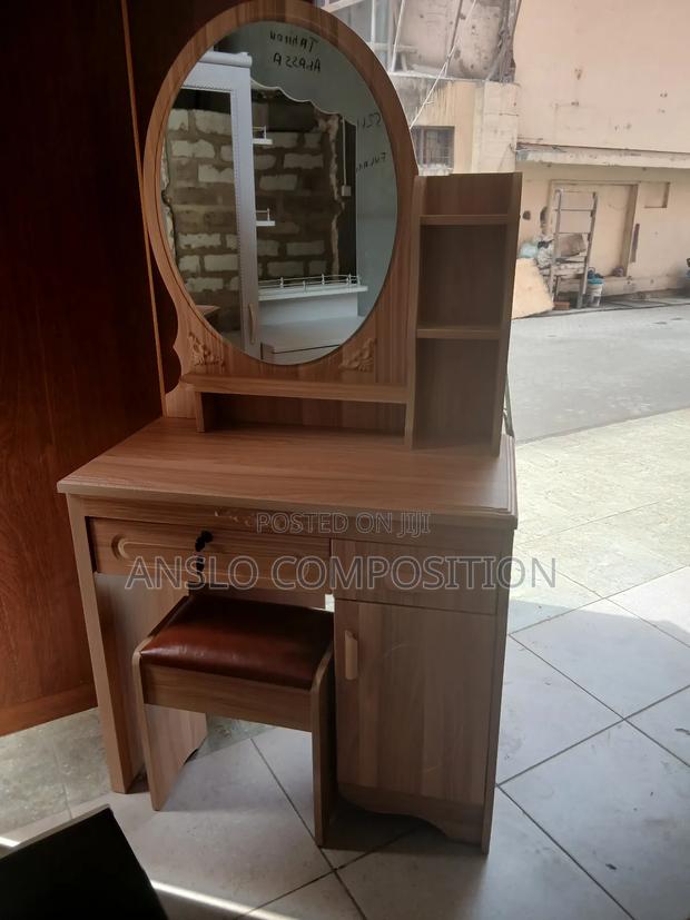 Real Shadow Dressing Table · Photo 2