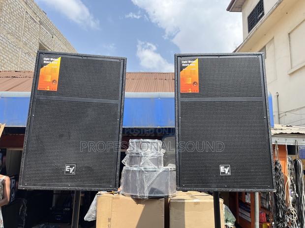 Pair of Electro-Voice (Ev) Ds115 15-Inch Passive Pa Speakers. · Photo 1