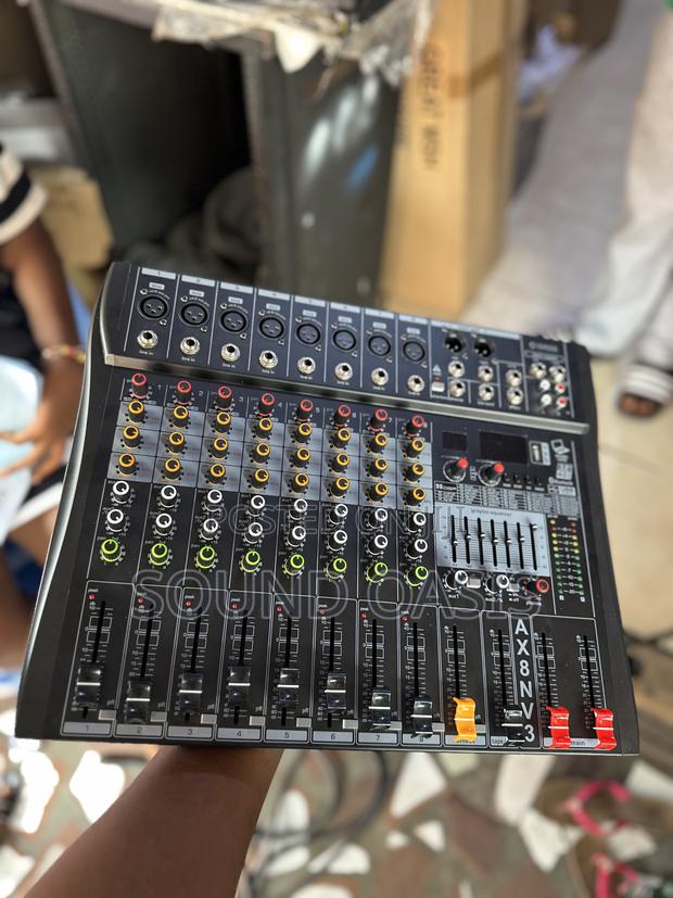 Yamaha Ax8nv3 8-channel Mixer · Photo 2
