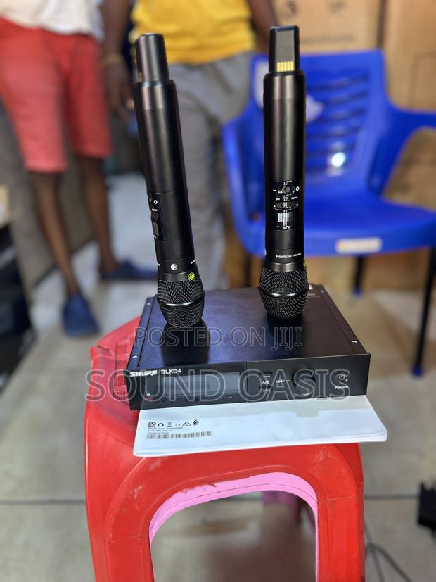 Shure Slxd4 Dual Digital Wireless Microphone System · Photo 3