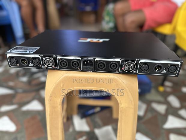 Jp-30000 4 Channel Audio Power Amplifier · Photo 2
