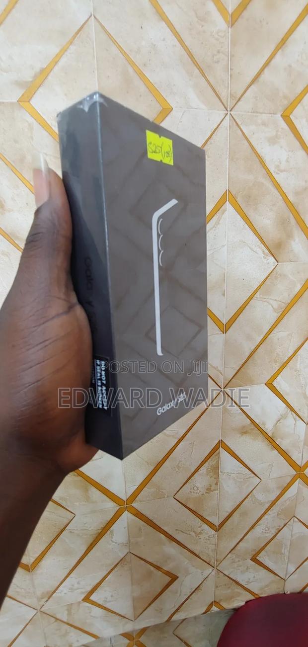 New Samsung Galaxy S25 128 GB Blue · Photo 3