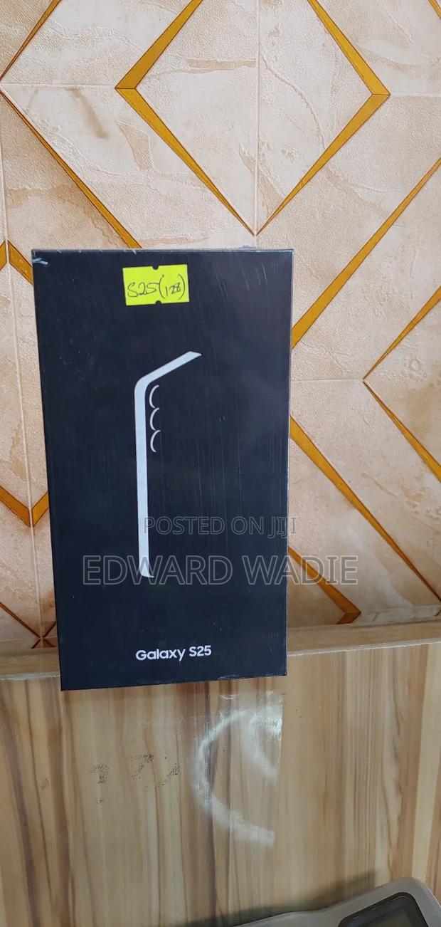 New Samsung Galaxy S25 128 GB Blue · Photo 5
