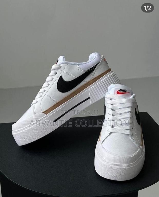 Nike Court Legacy Lift Sneakers · Photo 2