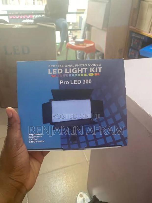 Pro Led 300 Video Light · Photo 1