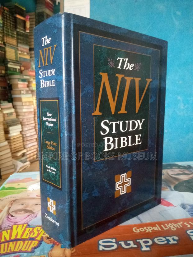 Niv Study Bible: New International Version (Large Print Edition) · Photo 1