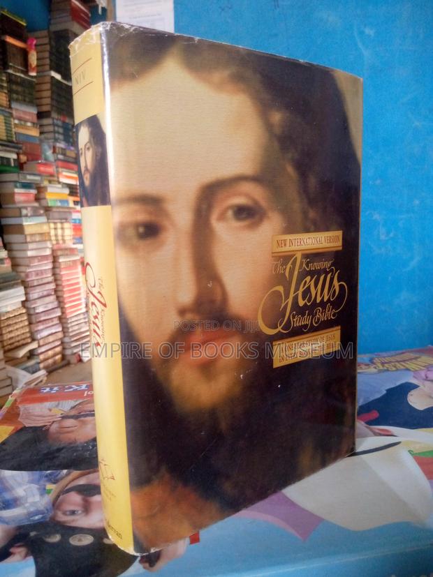 The Knowing Jesus Study Bible · Photo 1