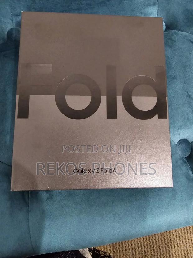 New Samsung Galaxy Z Fold4 512 GB · Photo 1