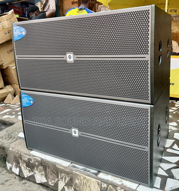 Gigmaker Dm218 Dual Bass Speakers · Photo 1