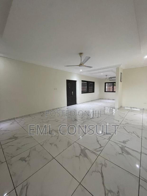 4bdrm Apartment in Spintex for sale · Photo 4