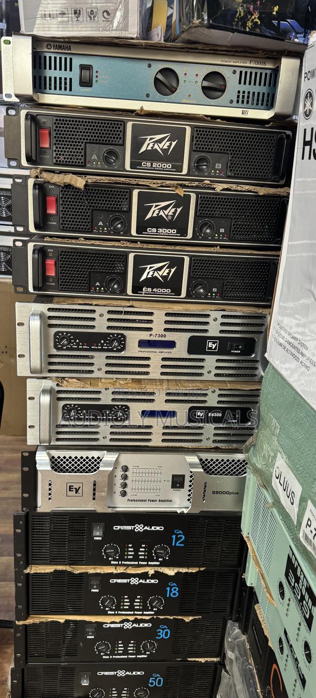 Peavey Cs 3000watt Mid Amplifier · Photo 1