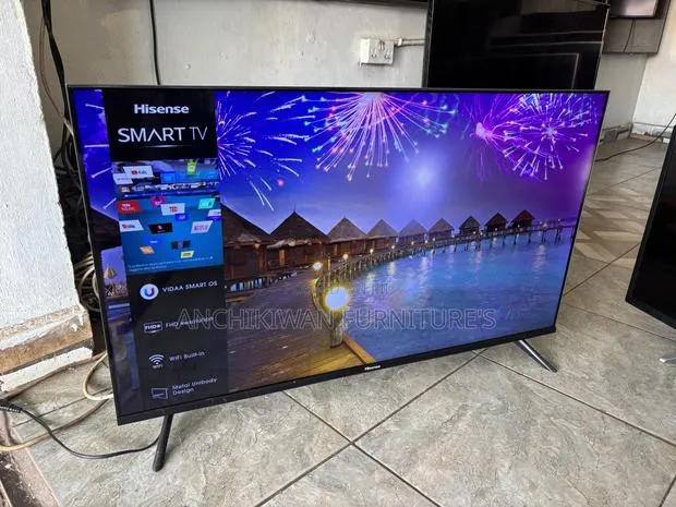 Hisense 40 Inc Smart Vidaa Os Software/Bluetoth/Digital Satellite · Photo 1
