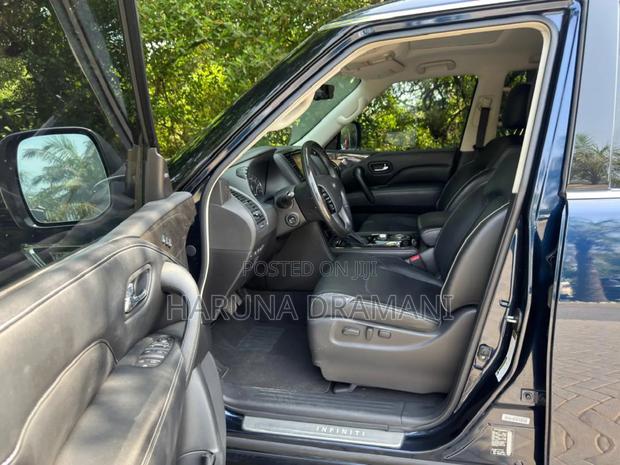 Infiniti QX80 Luxe 2021 Blue · Photo 5
