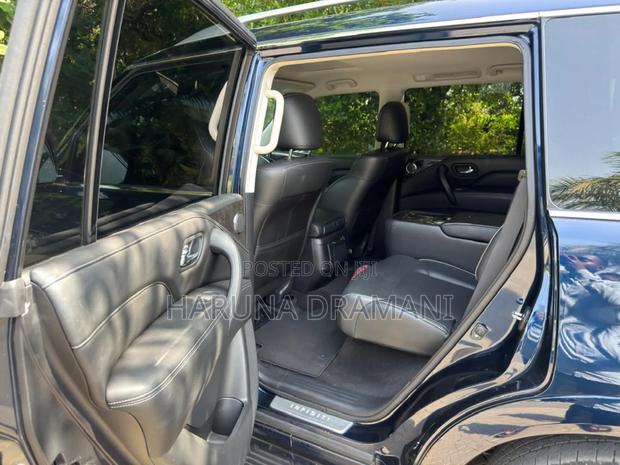 Infiniti QX80 Luxe 2021 Blue · Photo 6