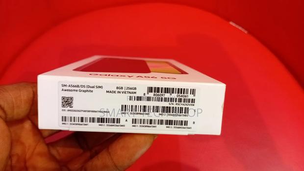 New Samsung Galaxy A56 256 GB Black · Photo 2
