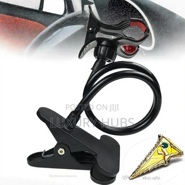 Flexible Clamp Clip Phone Holder · Photo 1